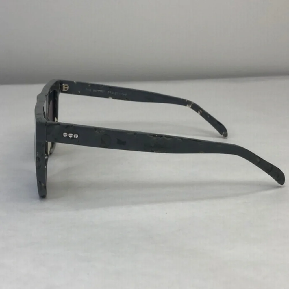 KOMONO Bennet Concrete Sunglasses NEW gray flat brow